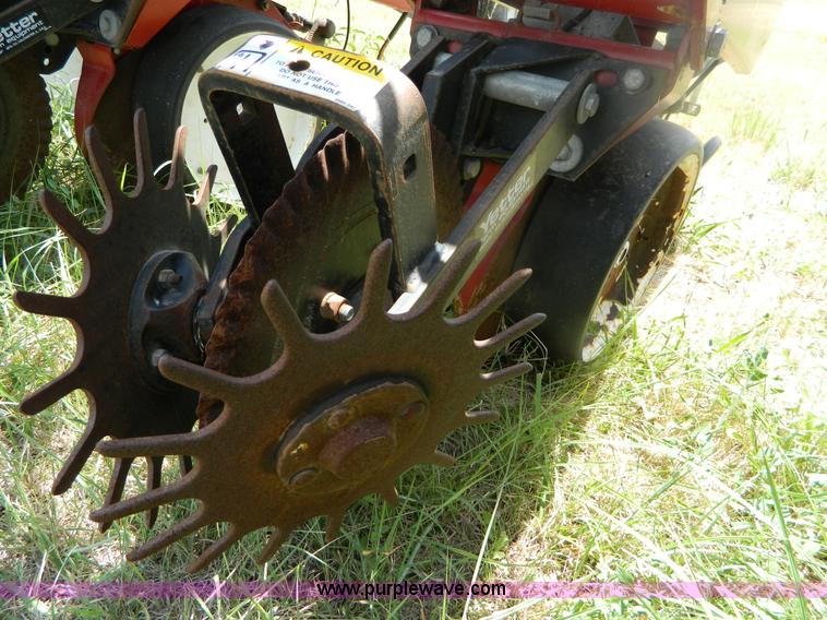 image for item B3796 1994 White 6700 planter