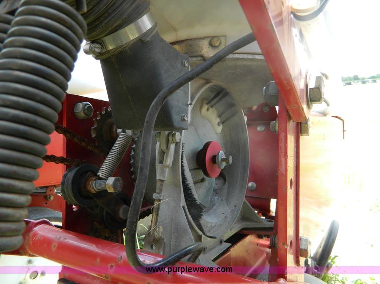 image for item B3796 1994 White 6700 planter