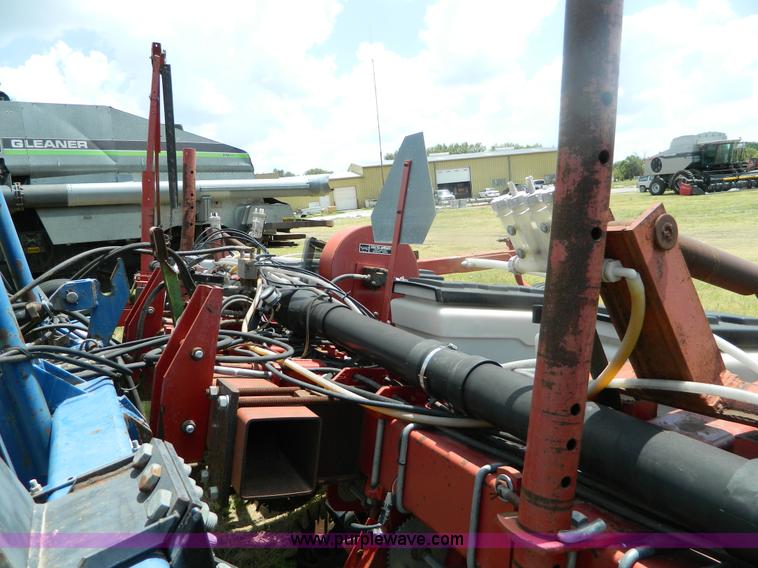 image for item B3796 1994 White 6700 planter