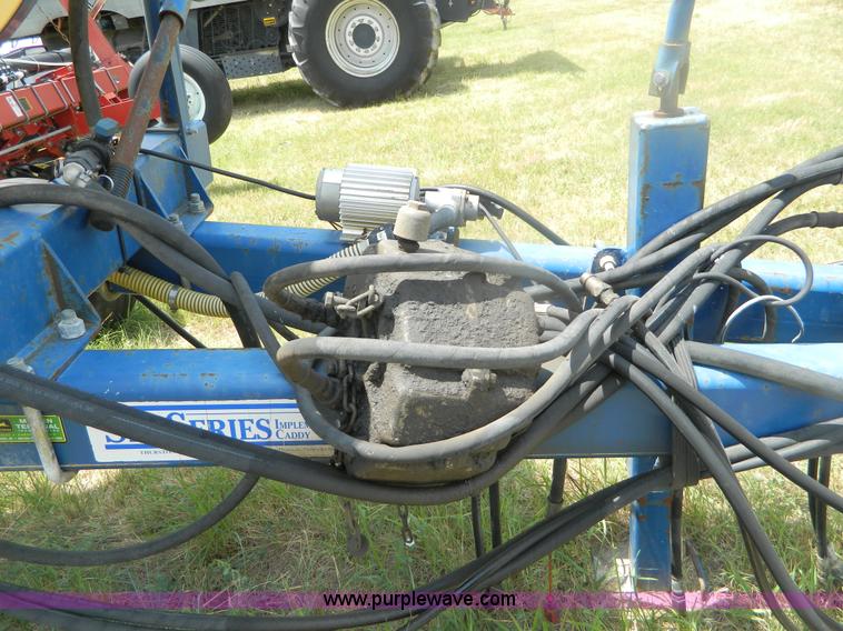 image for item B3796 1994 White 6700 planter