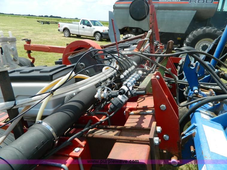 image for item B3796 1994 White 6700 planter