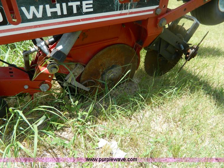 image for item B3796 1994 White 6700 planter