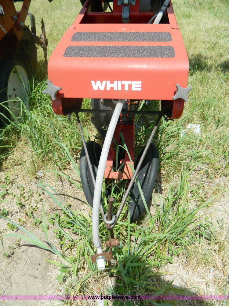 image for item B3796 1994 White 6700 planter