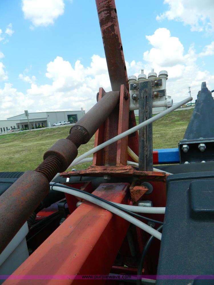 image for item B3796 1994 White 6700 planter