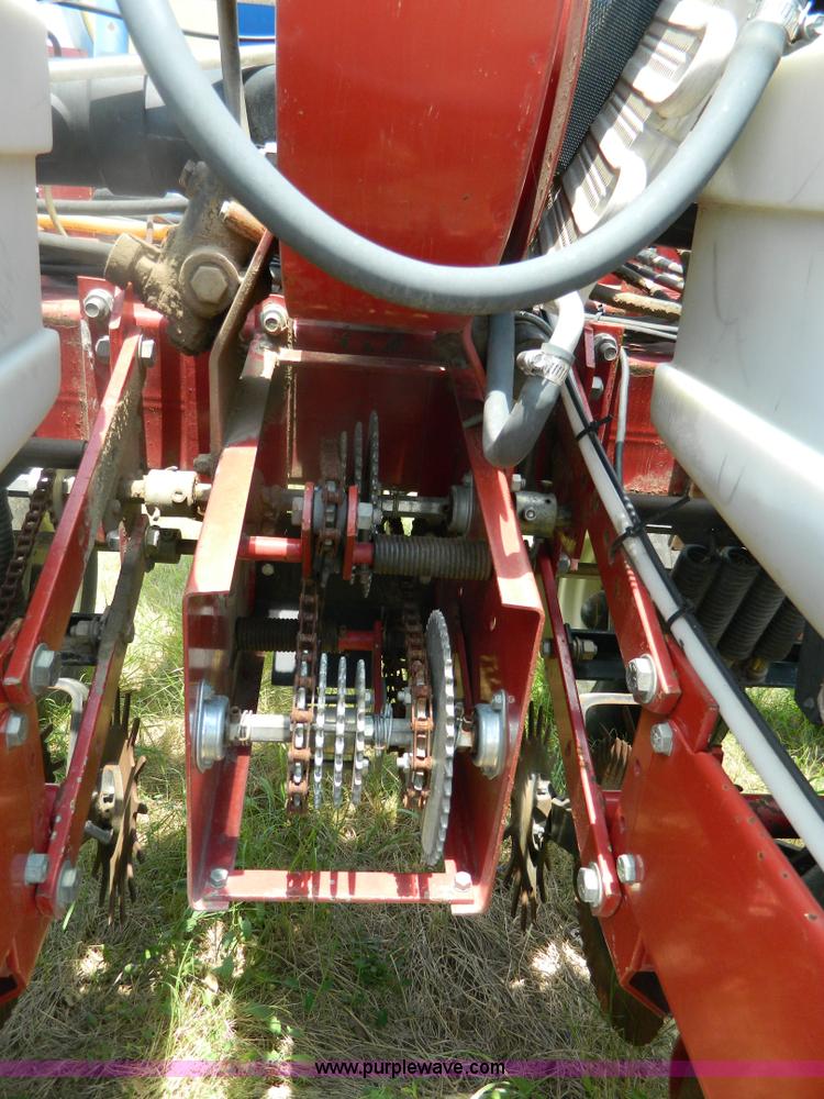 image for item B3796 1994 White 6700 planter