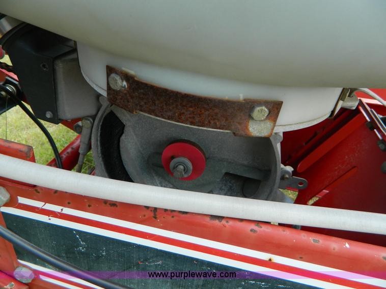 image for item B3796 1994 White 6700 planter