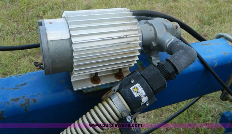 image for item B3796 1994 White 6700 planter