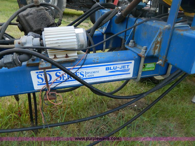 image for item B3796 1994 White 6700 planter