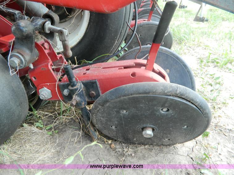 image for item B3796 1994 White 6700 planter