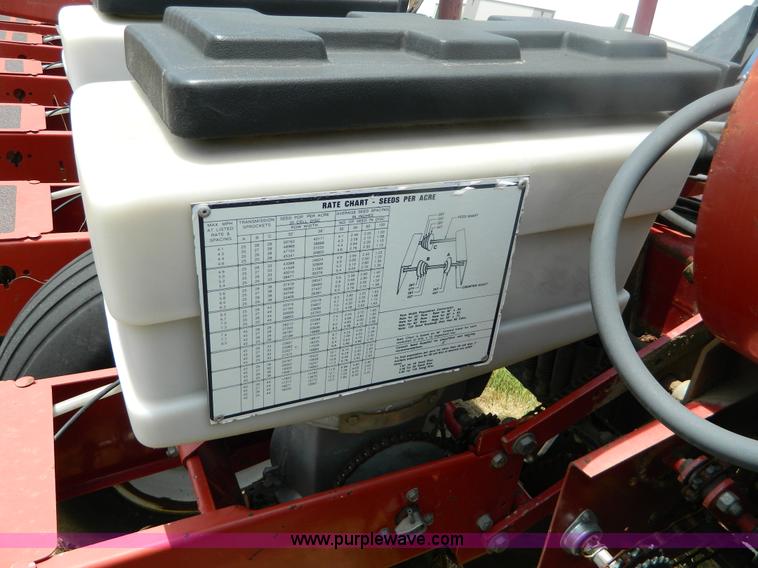 image for item B3796 1994 White 6700 planter