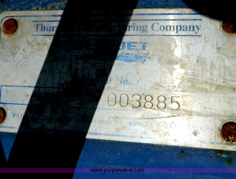 image for item B3796 1994 White 6700 planter