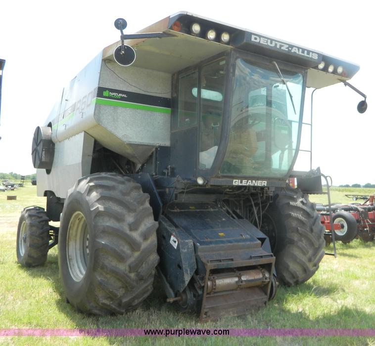 image for item B3797 1991 Gleaner R60 RWA combine