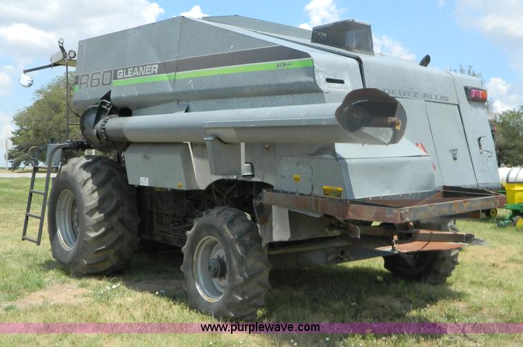 image for item B3797 1991 Gleaner R60 RWA combine