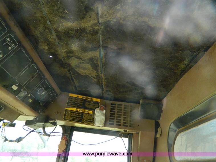 image for item B3797 1991 Gleaner R60 RWA combine