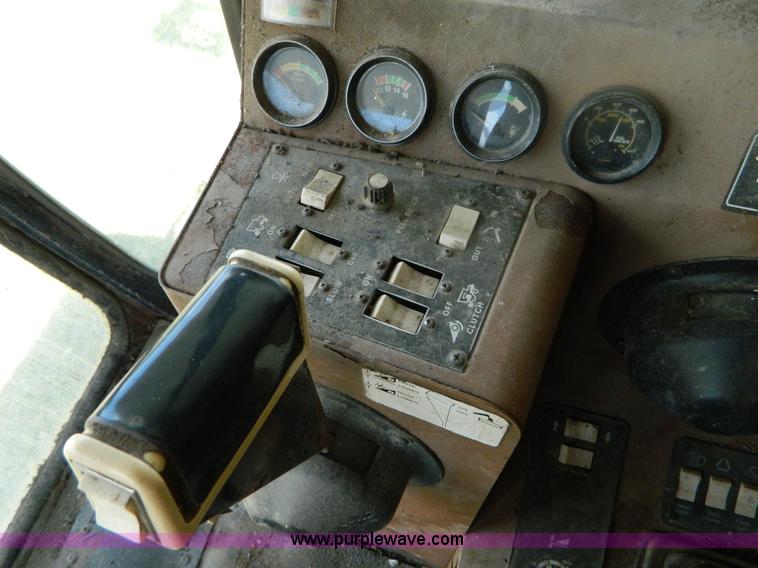 image for item B3797 1991 Gleaner R60 RWA combine