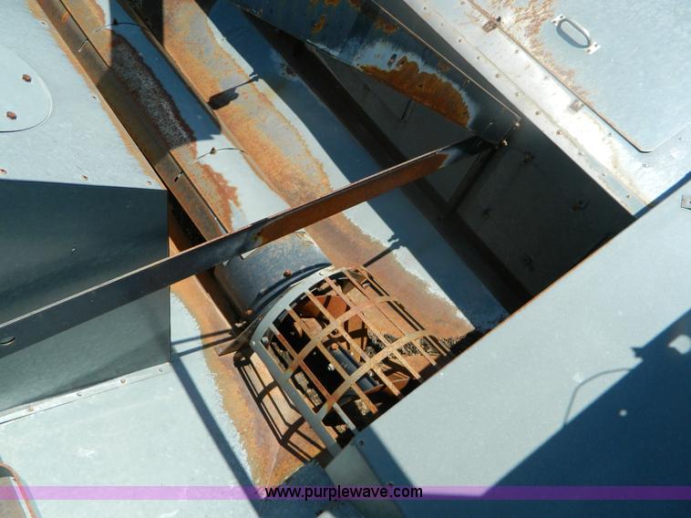 image for item B3797 1991 Gleaner R60 RWA combine