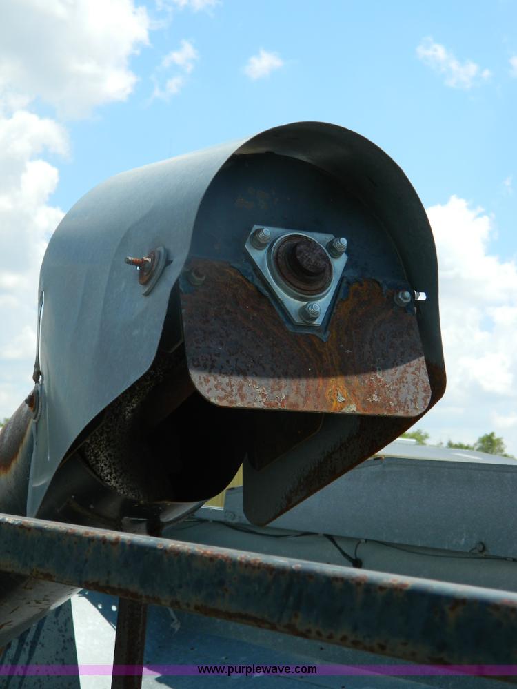 image for item B3797 1991 Gleaner R60 RWA combine