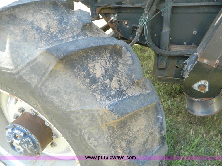 image for item B3797 1991 Gleaner R60 RWA combine