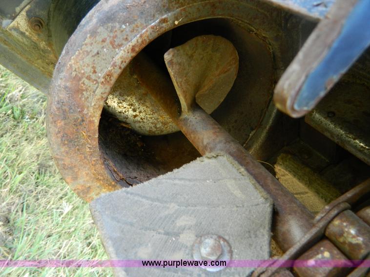 image for item B3797 1991 Gleaner R60 RWA combine