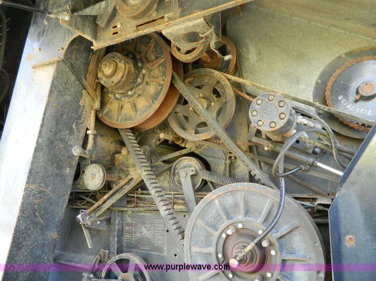 image for item B3797 1991 Gleaner R60 RWA combine