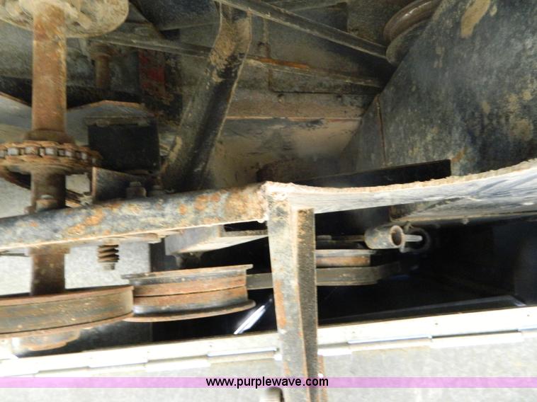 image for item B3797 1991 Gleaner R60 RWA combine