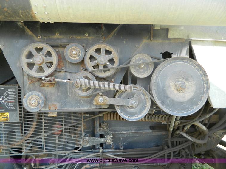 image for item B3797 1991 Gleaner R60 RWA combine