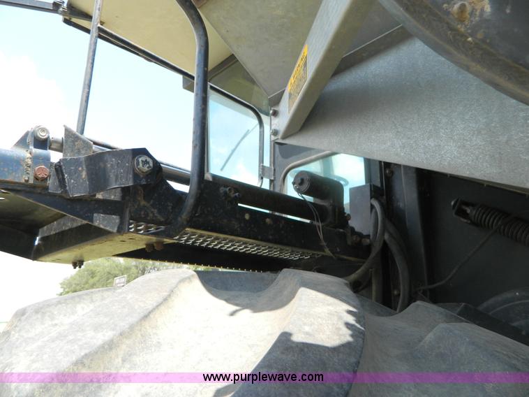 image for item B3797 1991 Gleaner R60 RWA combine