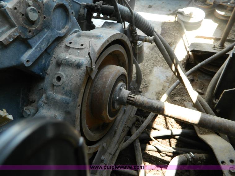 image for item B3797 1991 Gleaner R60 RWA combine