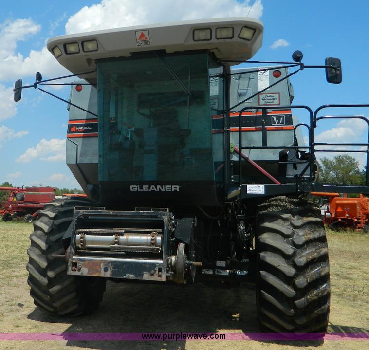 image for item B3798 1997 Gleaner R-72 combine