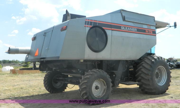 image for item B3798 1997 Gleaner R-72 combine