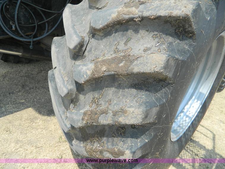 image for item B3798 1997 Gleaner R-72 combine