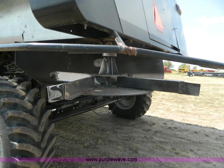 image for item B3798 1997 Gleaner R-72 combine