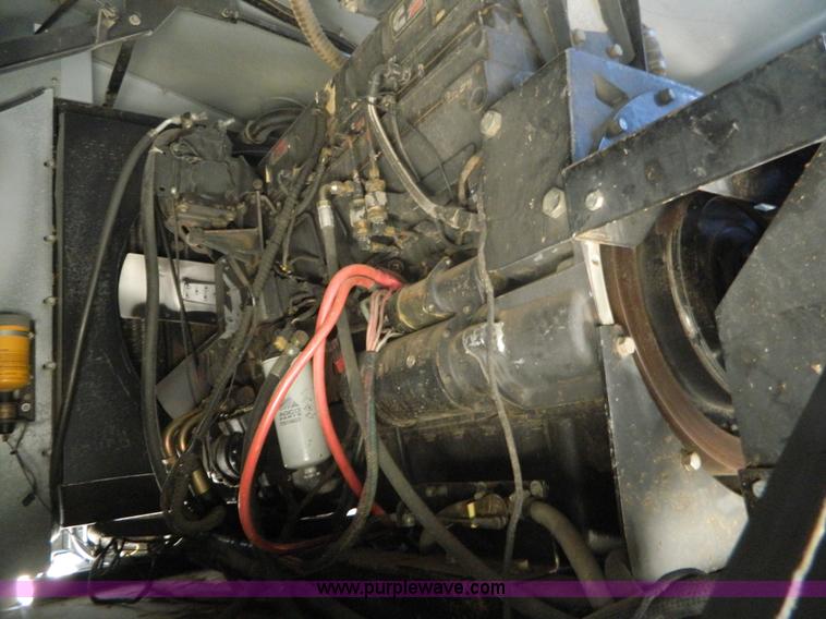 image for item B3798 1997 Gleaner R-72 combine