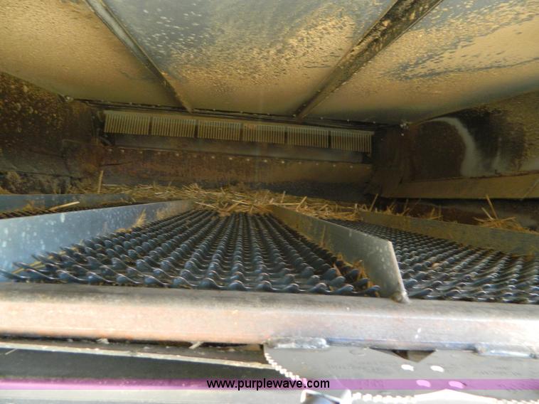 image for item B3798 1997 Gleaner R-72 combine