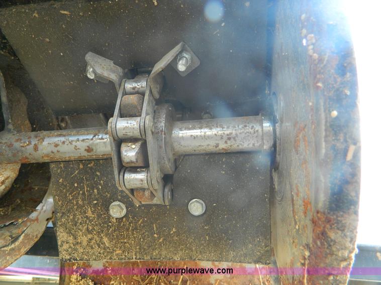 image for item B3798 1997 Gleaner R-72 combine