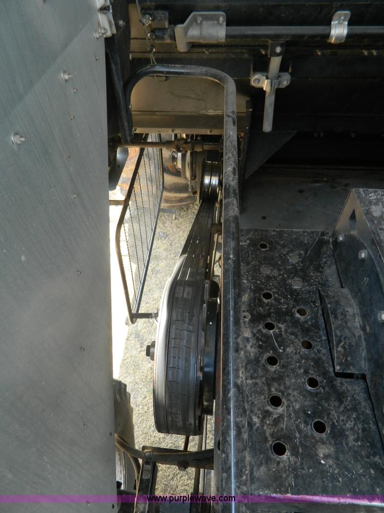 image for item B3798 1997 Gleaner R-72 combine