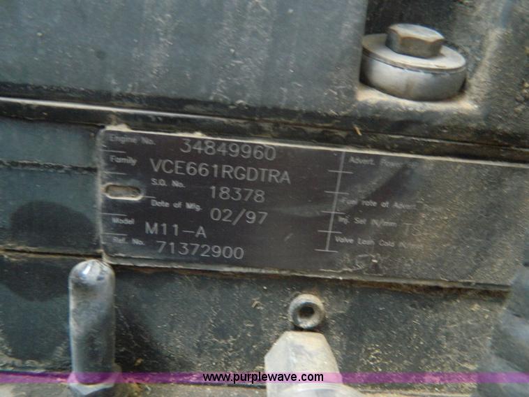 image for item B3798 1997 Gleaner R-72 combine