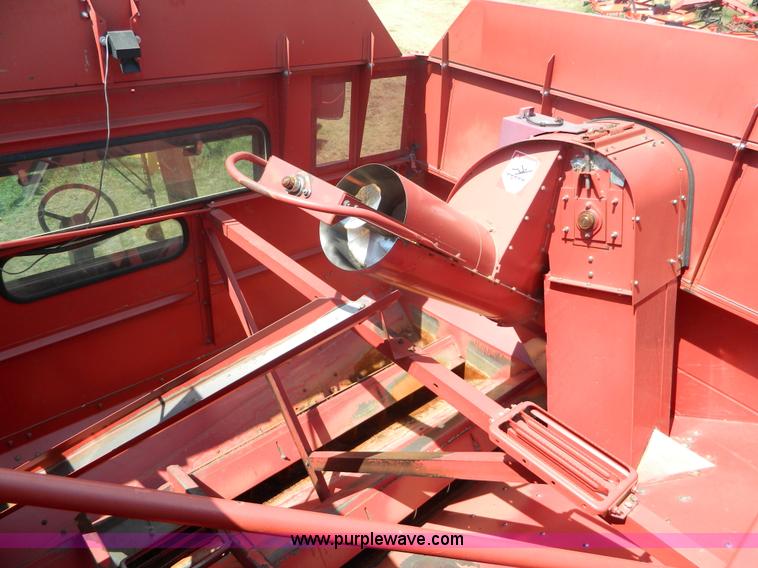 image for item B3799 2000 Case IH 2388 combine