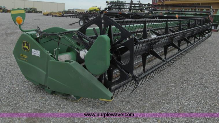 image for item C3513 2004 John Deere 635F HydraFlex platform header