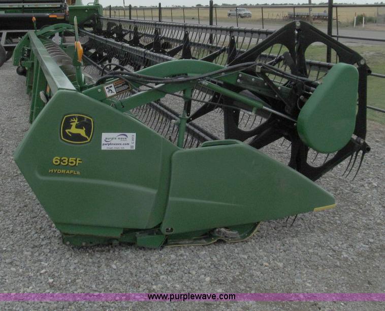 image for item C3513 2004 John Deere 635F HydraFlex platform header