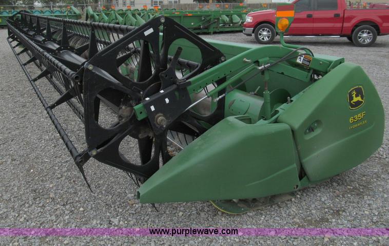 image for item C3513 2004 John Deere 635F HydraFlex platform header