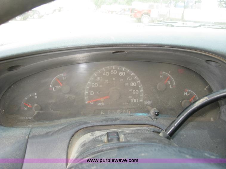 image for item A6316 2002 Ford F150 XL extended cab pickup truck