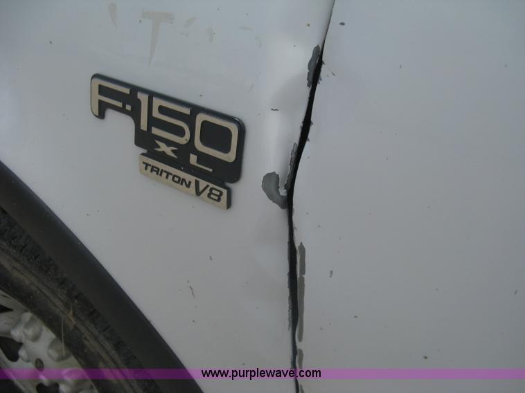 image for item A6316 2002 Ford F150 XL extended cab pickup truck