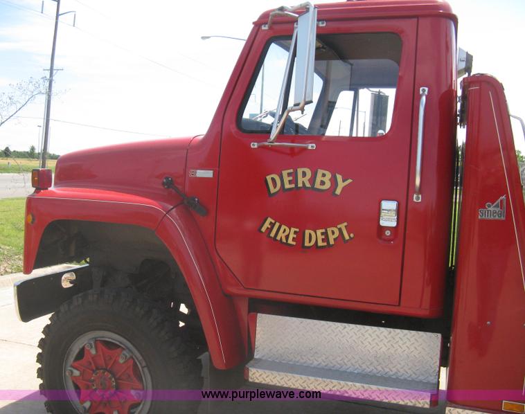 image for item A6450 1981 International 1824 off-road firetruck