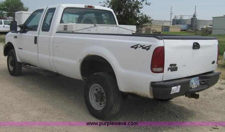 image for item A6451 1999 Ford F250 Super Duty extended cab pickup truck