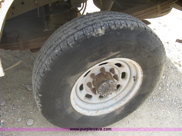 image for item A6451 1999 Ford F250 Super Duty extended cab pickup truck