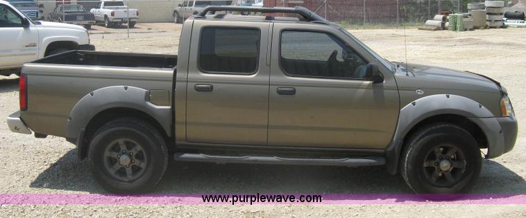 image for item A6459 2001 Nissan Frontier XE crew cab pickup truck