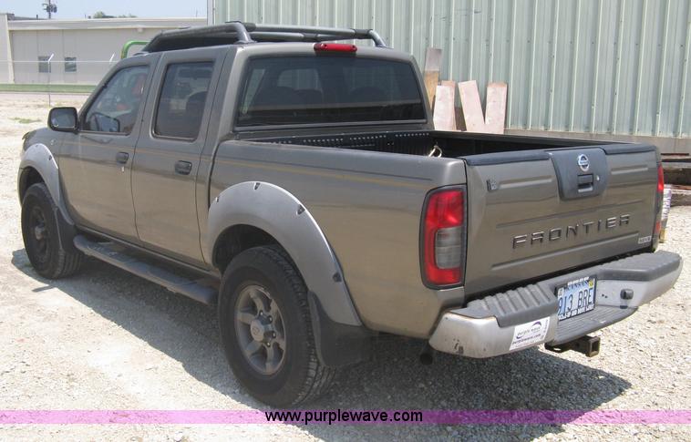 image for item A6459 2001 Nissan Frontier XE crew cab pickup truck