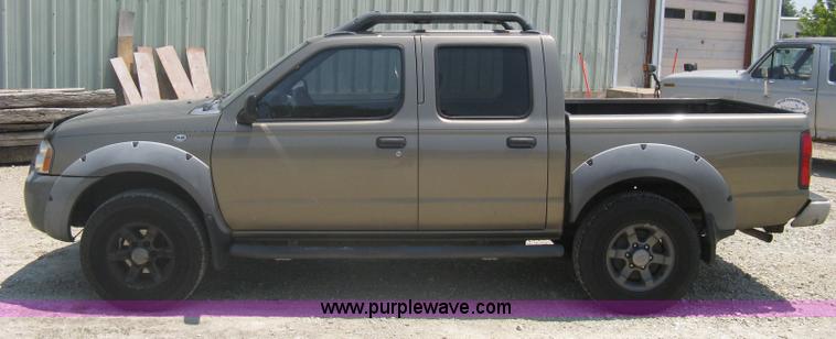 image for item A6459 2001 Nissan Frontier XE crew cab pickup truck