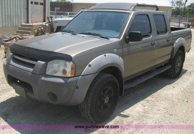image for item A6459 2001 Nissan Frontier XE crew cab pickup truck
